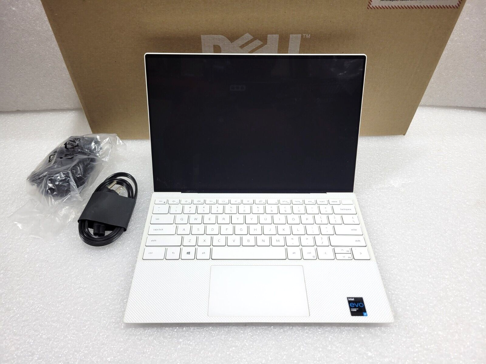 Dell XPS 13 (9310), 13.4” i7-1195G7 2.90GHZ 16GB 512gb NVMe, WinDOWS 11