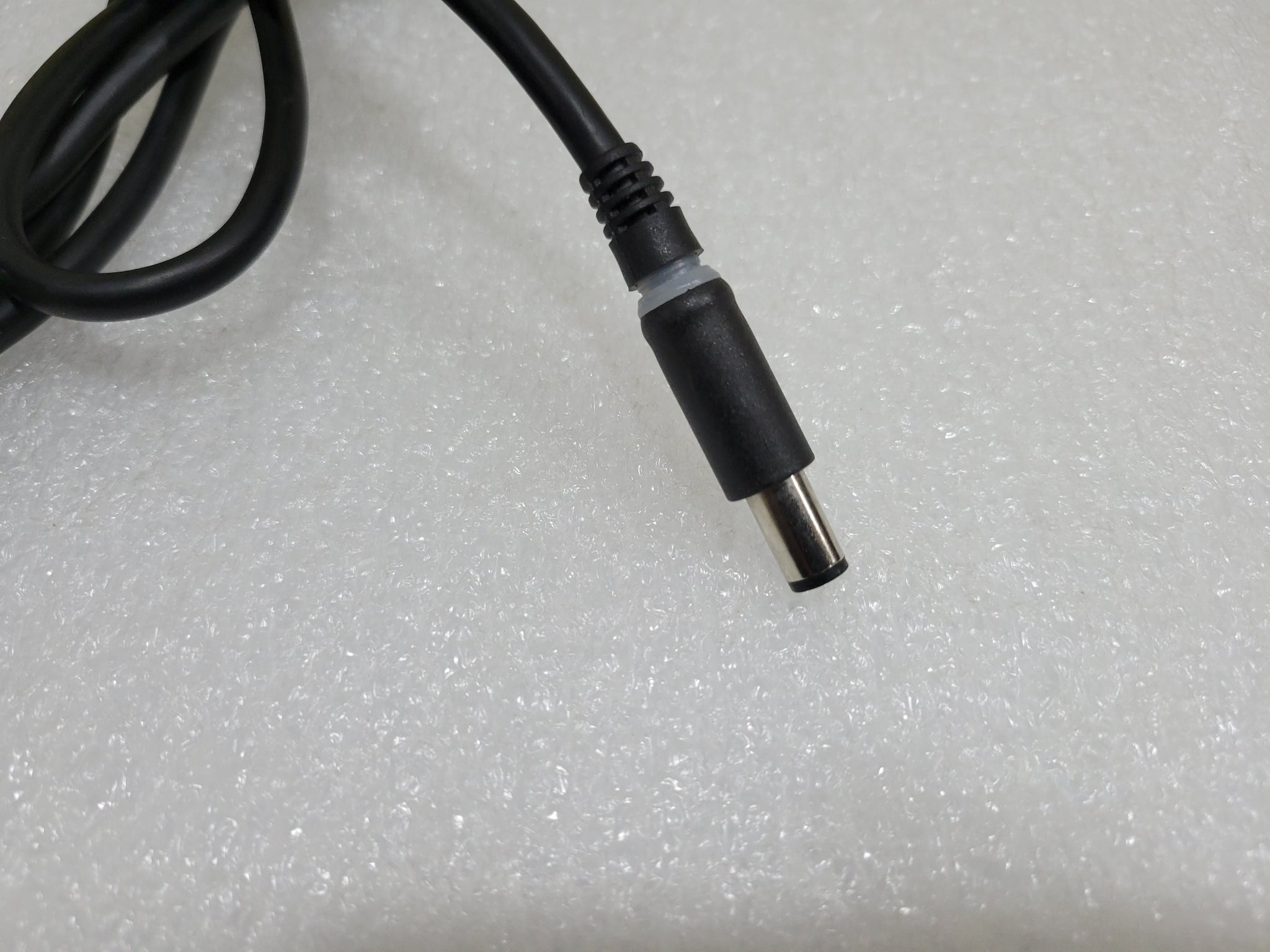 Genuine Dell 19.5V 12.3A 240W 03KWGY/00MFK9 Charger AC Adapter