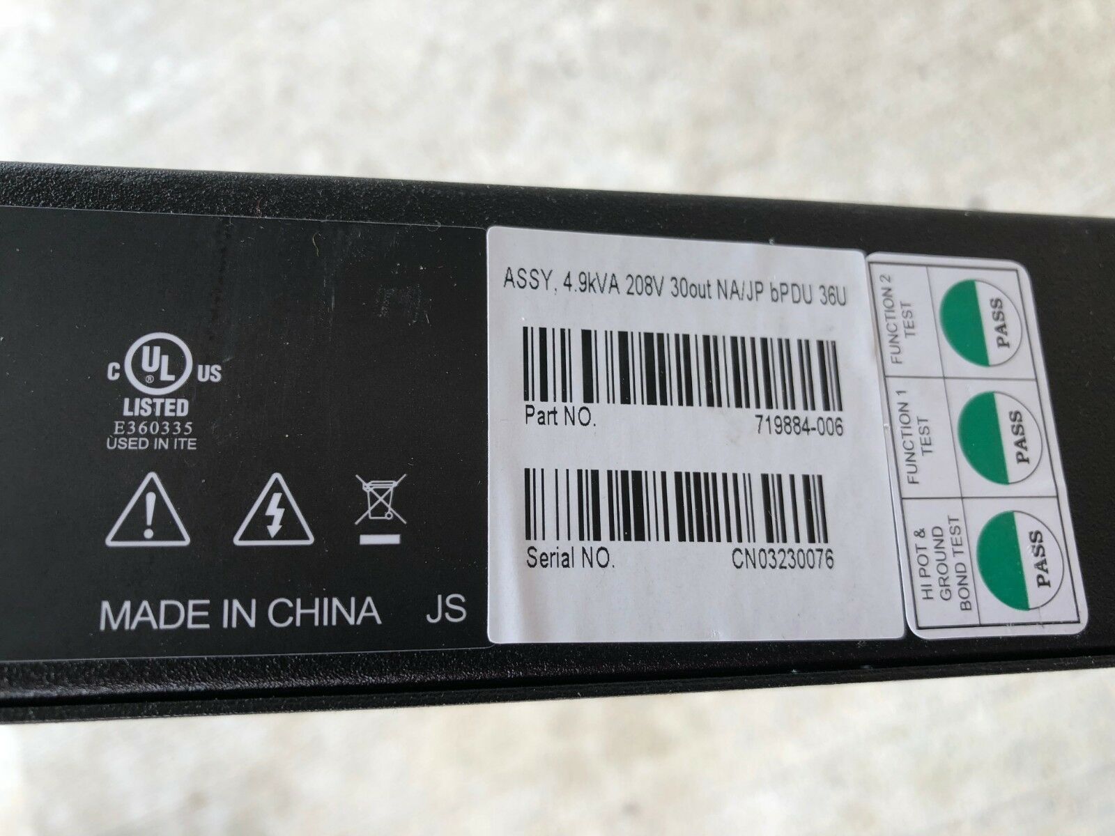 HP 719884-006 4.9kVA 30 Outlet NA/JP High Voltage Power Distribution Unit 36U