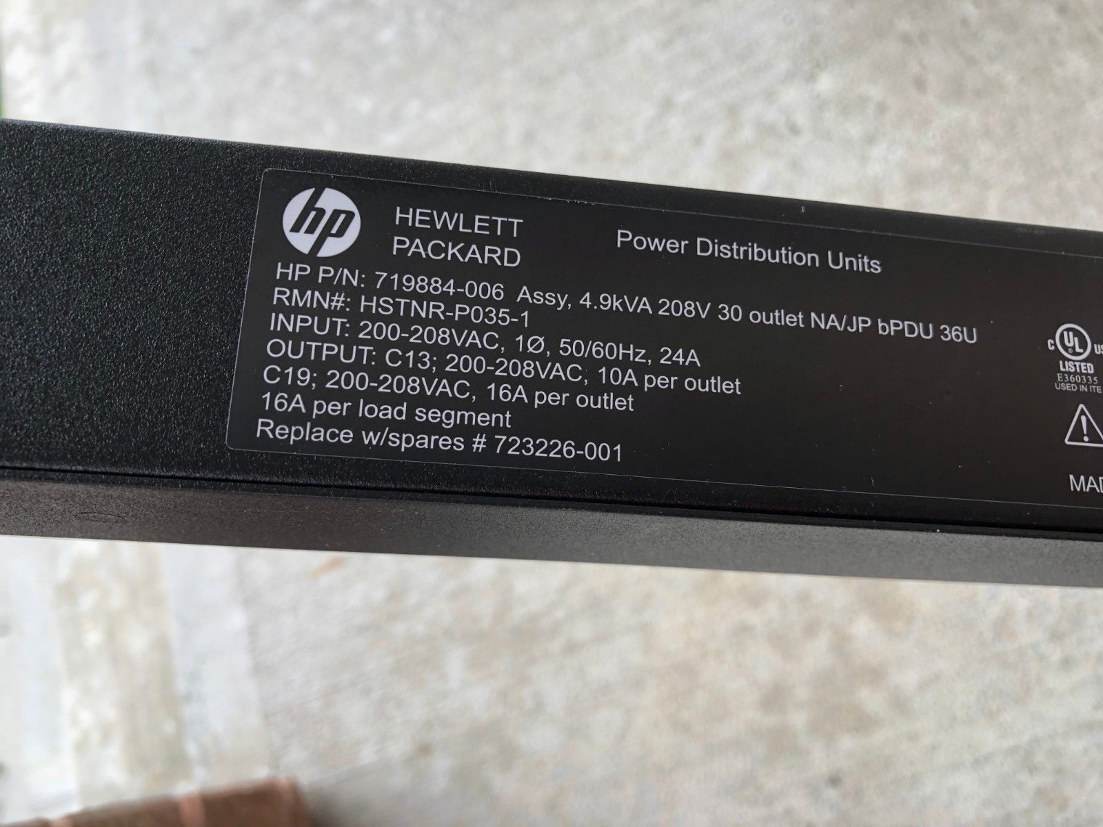 HP 719884-006 4.9kVA 30 Outlet NA/JP High Voltage Power Distribution Unit 36U