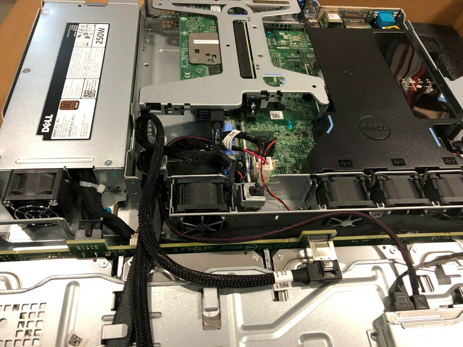 Dell PowerEdge R230 Server E3-1240 V6 QCX 3.70GHZ 16GB 4x 1TB H330 Win